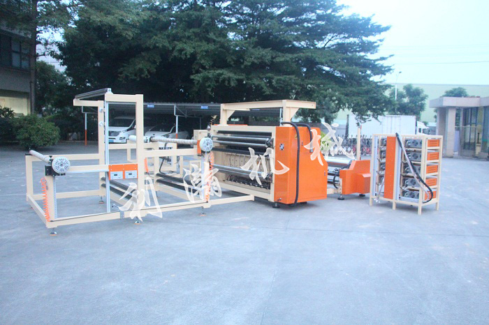 全自動<a href='http://www.sdzhjy.cn/xingyezixun/698.html' target='1' style='font-size:14px; font-weight:bold; color:#ff0000;'>超聲波<a href='http://www.sdzhjy.cn/xingyezixun/748.html' target='1' style='font-size:14px; font-weight:bold; color:#ff0000;'>裥棉機</a></a>側面