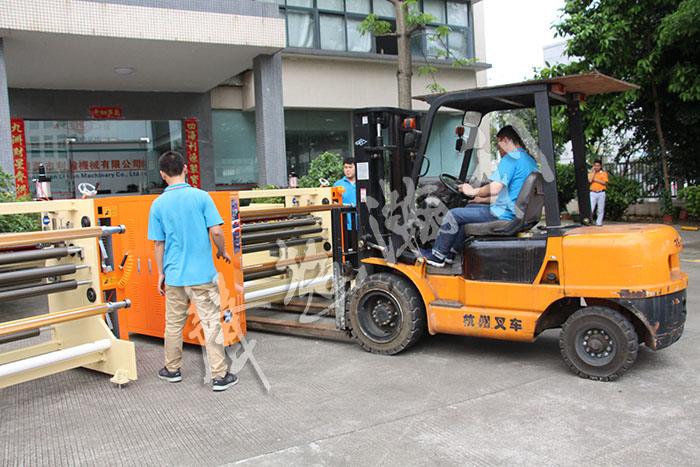 <a href='http://www.sdzhjy.cn/xingyewenzhang/992.html' target='1' style='font-size:14px; font-weight:bold; color:#ff0000;'>超聲波分條機(jī)</a>